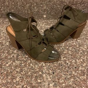 SODA opened toed chunky heel army green heel